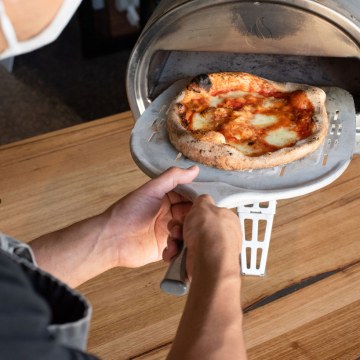 Why Pizza Making Classes Are So Popular